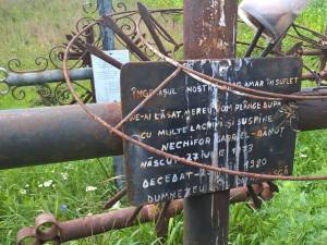 Cruci ridicate în memoria celor dispăruți în accident