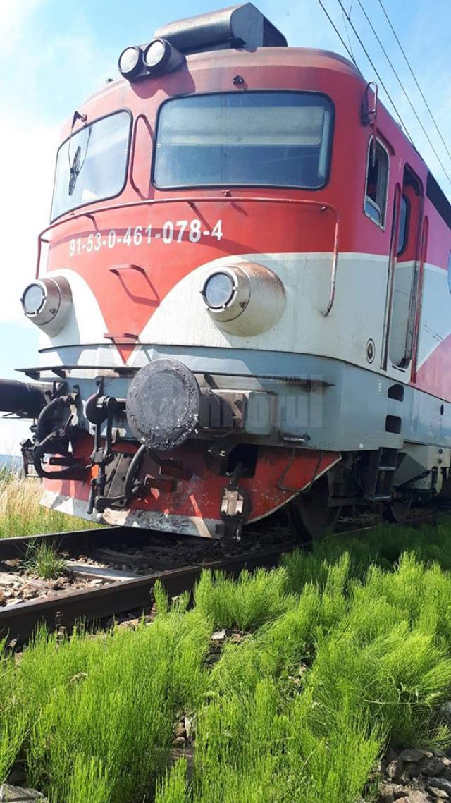 Un autoturism cu cinci persoane, lovit de trenul Cacica - Suceava