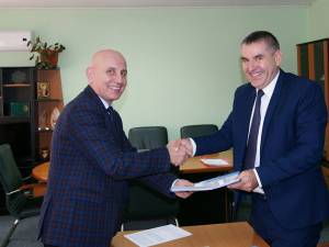 Vasile Asandei şi primarul orașului Siret, Adrian Popoiu