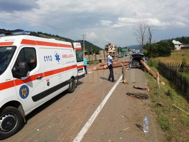 Accidentul cu bușteni căzuți: camion supraîncărcat, viteză și chingi de prindere insuficiente