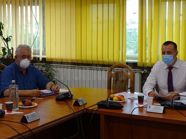 Primăria Suceava vine în sprijinul persoanelor care au în întreținere copii cu vârsta de până la 6 ani, cu un ajutor financiar ce va putea fi folosit exclusiv pentru plata bonelor