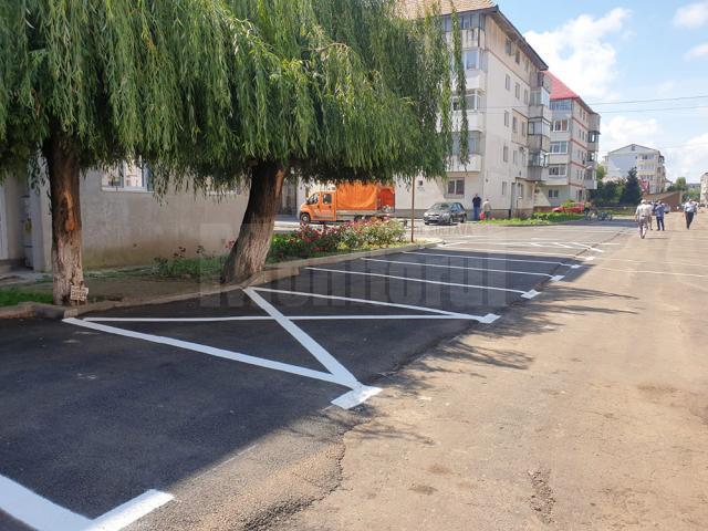 Aproape 100 de locuri de parcare vor fi finalizate în Rădăuți, în zona Mihai Viteazu