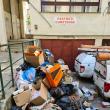 Pubele cu gunoi cu vechime de aproape o săptămână, în buricul Sucevei