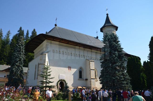 Mănăstirea Slatina şi-a serbat hramul