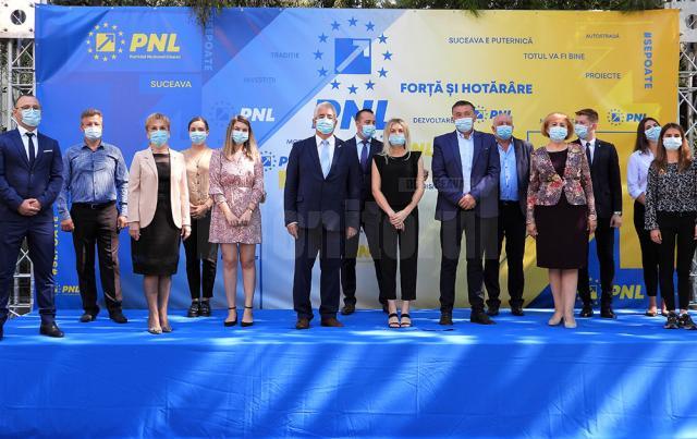 Ion Lungu și echipa PNL cu care candidează pentru un nou mandat de primar al Sucevei și pentru Consiliul Local