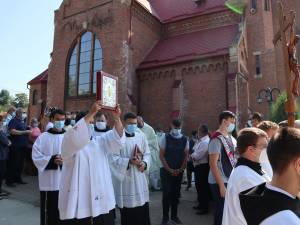 Procesiunea religioasă de la Hramul Sanctuarului Sfintei Fecioare Maria de la Cacica