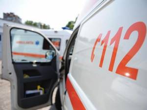Fetiță de 7 ani, rănită de un autoturism scăpat de sub control din cauza vitezei sursa romania libera.ro