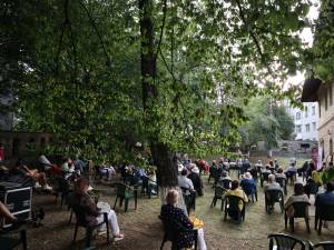 Povești cu tâlc și muzică veche au răsunat în curtea Hanului Domnesc, unde Doina Lavric-Parghel a lansat albumul „Povestea Soarelui” 5