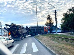 Camionul oprit la Rădăuți