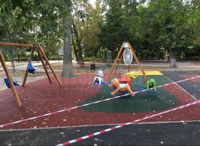 Unul dintre locurile de joacă amenajate în ultimii 3 ani, cu fonduri de la bugetul local al Primăriei Rădăuți