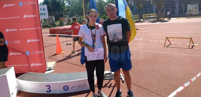 Campioana naţională Ionela Claudia Costiuc alături de antrenorul Cristian Prâsneac