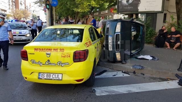 Mașina condusă de preot s-a rasturnat. Foto Ziarul de Iași