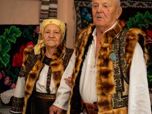 Familia Eutemia și Gavril Tâmpescu sărbătoreșe nunta de platină