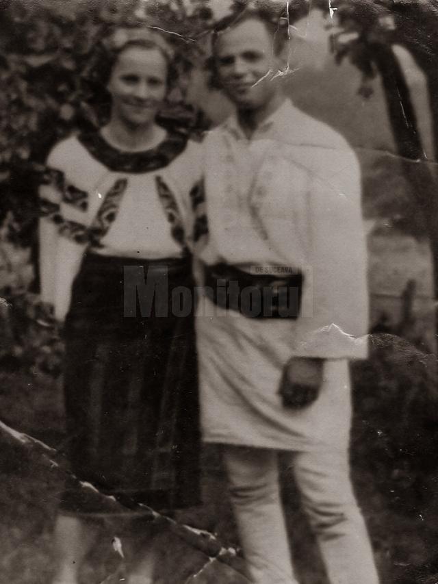 O familie din Vatra Moldoviței sărbătorește 70 de ani de căsătorie