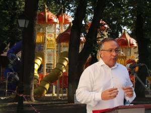 Dan Cușnir promite mutarea „kitsch-ului de spațiu de joacă” din parcul central al Sucevei