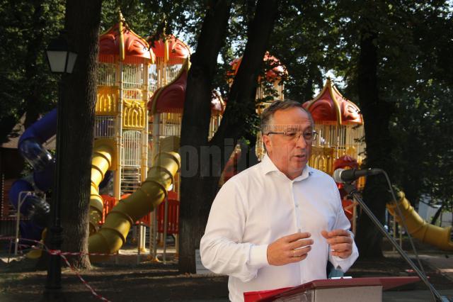 Dan Cușnir promite mutarea „kitsch-ului de spațiu de joacă” din parcul central al Sucevei