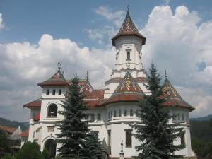 Biserica Adormirea Maicii Domnului din Câmpulung Moldovenesc Foto wikipedia.org