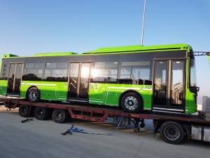 Primele autobuze electrice din lotul de 25 au ajuns marți dimineață la Suceava. Foto Cosmin Romega