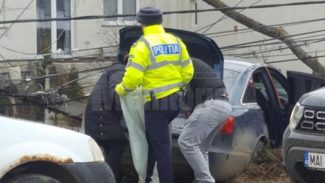 Polițiștii au ridicat țigările din autoturismul Audi A6  Sursa: Facebook