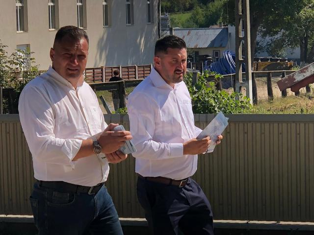 Ioan Bogdan Codreanu, candidatul PMP pentru funcția de președinte al CJ Suceava, şi Florin Maciuc, candidatul PMP pentru Primăria Şerbăuţi
