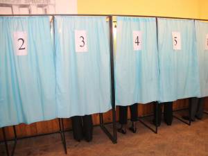 Maximum 5 alegători în secțiile de votare, la distanță de 1 metru