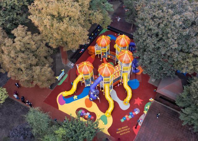 Loc de joacă de 600 de mp, pentru 150 de copii care se pot juca simultan, în Parcul Central al Sucevei