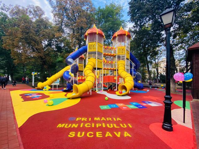 Loc de joacă de 600 de mp, pentru 150 de copii care se pot juca simultan, în Parcul Central al Sucevei