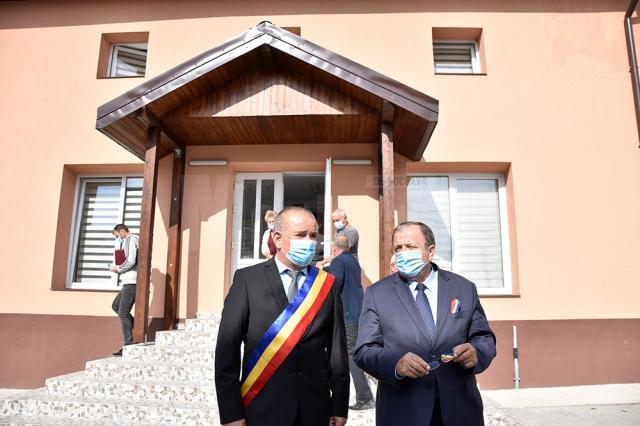 Gheorghe Flutur şi Viorel Cucu au inaugurat trei obiective finalizate în comuna Adâncata