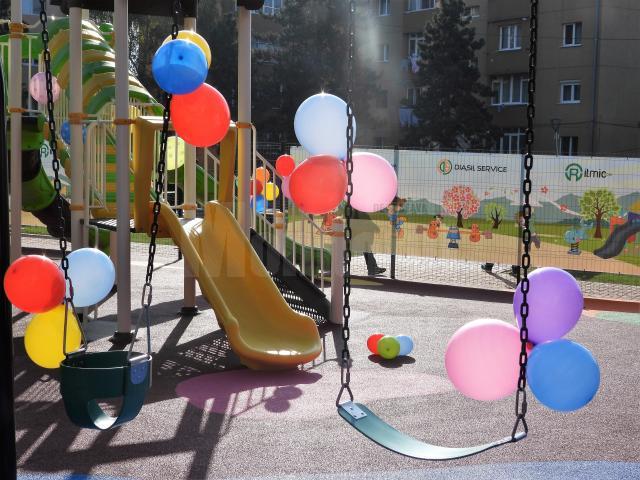 Noul loc de joacă de 1000 de mp în care se pot juca 165 de copii simultan, inaugurat vineri, în Burdujeni