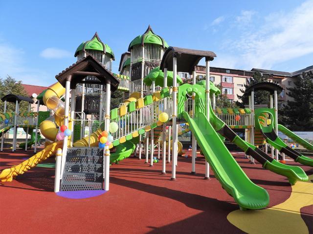 Loc de joacă de 1.000 de mp, pentru 165 de copii simultan, inaugurat în Burdujeni