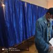 Vasile Bolohan a venit de la aproape 3000 de kilometri ca să voteze la alegerile locale