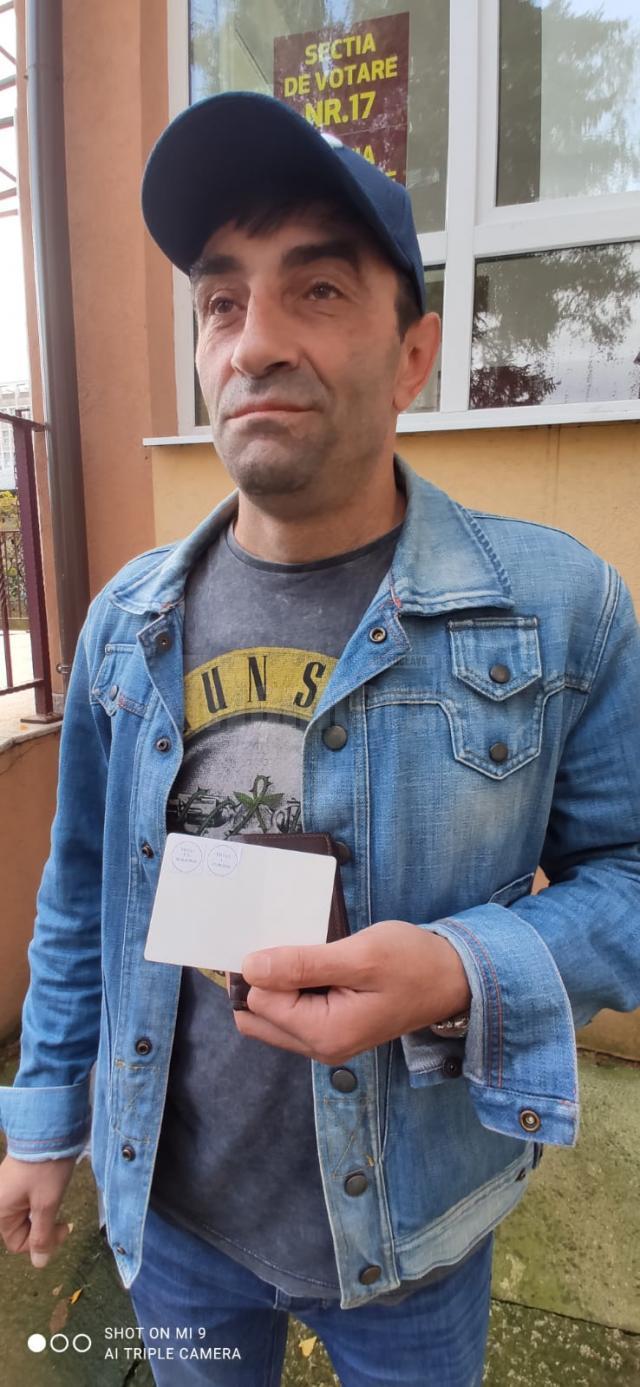 Vasile Bolohan a venit de la aproape 3000 de kilometri ca să voteze la alegerile locale