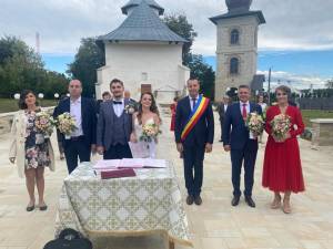Viceprimarul Lucian Harșovschi a oficiat căsătoria a 19 cupluri care și-au unit destineleîn preajma alegerilor locale 6
