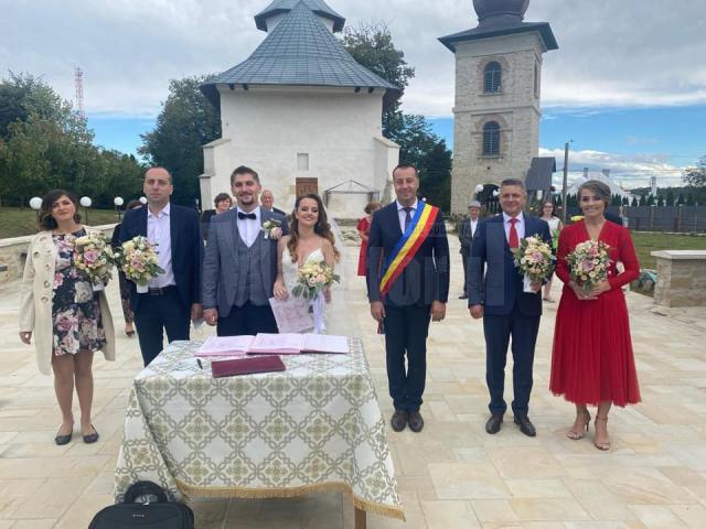 Viceprimarul Lucian Harșovschi a oficiat căsătoria a 19 cupluri care și-au unit destineleîn preajma alegerilor locale 6