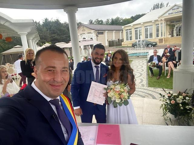 Viceprimarul Lucian Harșovschi a oficiat căsătoria a 19 cupluri care și-au unit destinele în preajma alegerilor locale