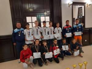 Atleții de la CSM Dorna Vatra Dornei își prezintă zestrea de medalii