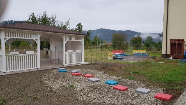 „Clasa din curtea școlii”, proiect educațional la Școala Gimnazială Bucșoaia