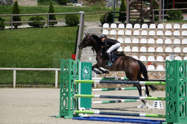 Ștefan Costec și calul Elena în concurs