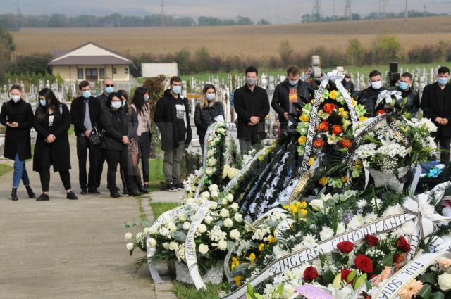 Directorul Colegiului „Mihai Eminescu”, Renato Tronciu, a fost înmormântat astăzi în cimitirul Pacea Nou