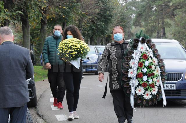 Directorul Colegiului „Mihai Eminescu”, Renato Tronciu, a fost înmormântat ieri în cimitirul Pacea Nou