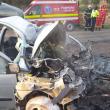 Autoturismul în care se aflau cele două tinere a fost distrus în urma impactului devastator