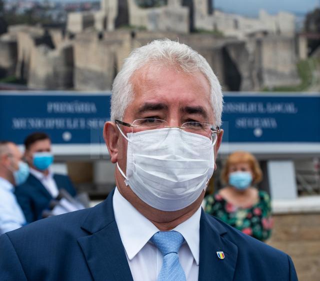 “PURTAȚI masca de protecție atât în spațiile închise, cât și în cele deschise!”, spune primarul Ion Lungu