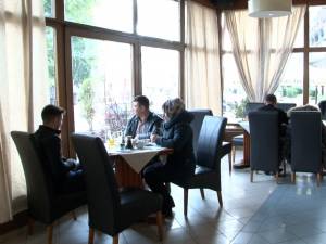 Restaurantul Bucovina este deschis la interior