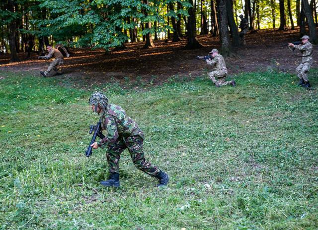 Am jucat airsoft în pădure la Ipotești