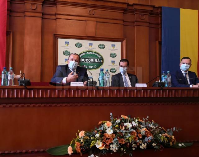 Premierul României, Ludovic Orban, a fost prezent la şedinţa de constituire a Consiliului Judeţean Suceava