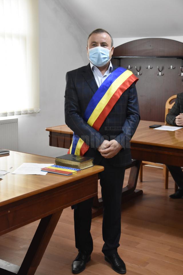 Tomiță Onisii a depus jurământul pentru al patrulea mandat de primar al orașului Liteni