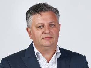 Medicul veterinar Octavian Ilisoi, candidatul Pro România pentru funcția de senator