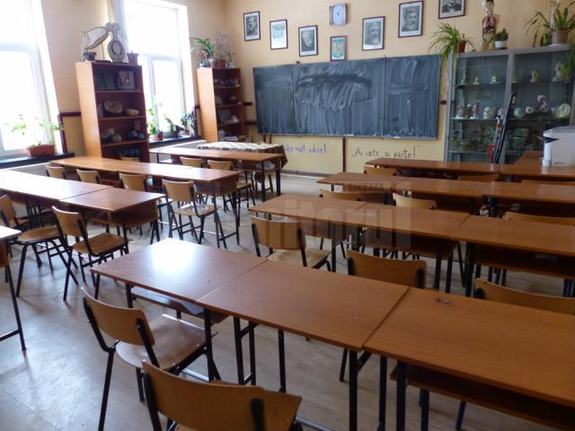 16 școli din municipiul Suceava vor funcționa pe scenariul roșu