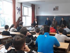 Vizita conducerii companiei EGGER la clasa de învățământ dual din cadrul Colegiului Tehnic „Samuil Isopescu” din Suceava, în luna februarie 2020