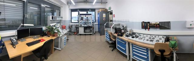 Laboratorul de mecanică amenajat în cadrul EGGER Rădăuți pentru elevii de la învățământul dual